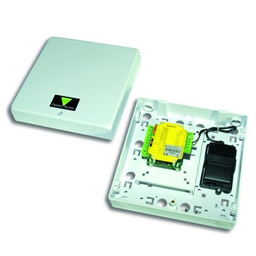 Switch2 ACU si PSU 1A in cutie plastic Paxton 242-166-EX, 10000 carduri, 3000 pin-uri, 50 coduri Paxton imagine noua tecomm.ro